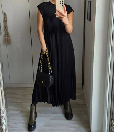 Kendra - Elegant Pleated Maxi Dress