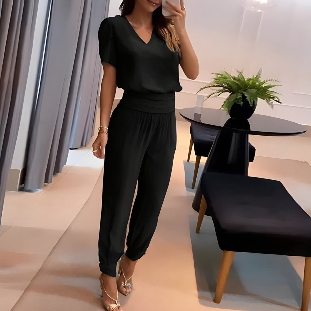 Nicole™ |  Elegant and airy suit for stylish evenings