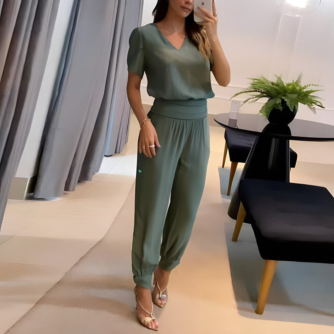 Nicole™ |  Elegant and airy suit for stylish evenings
