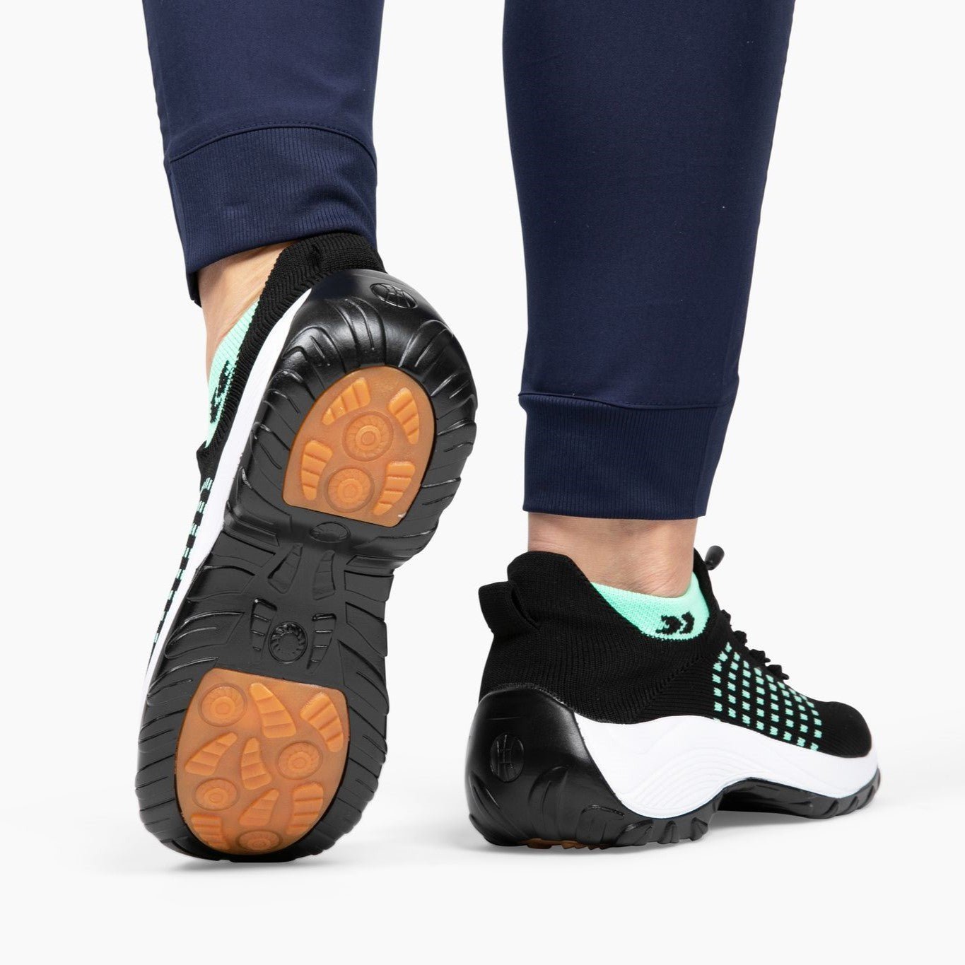 Emily - Orthopedic shoe with stretchable cushion